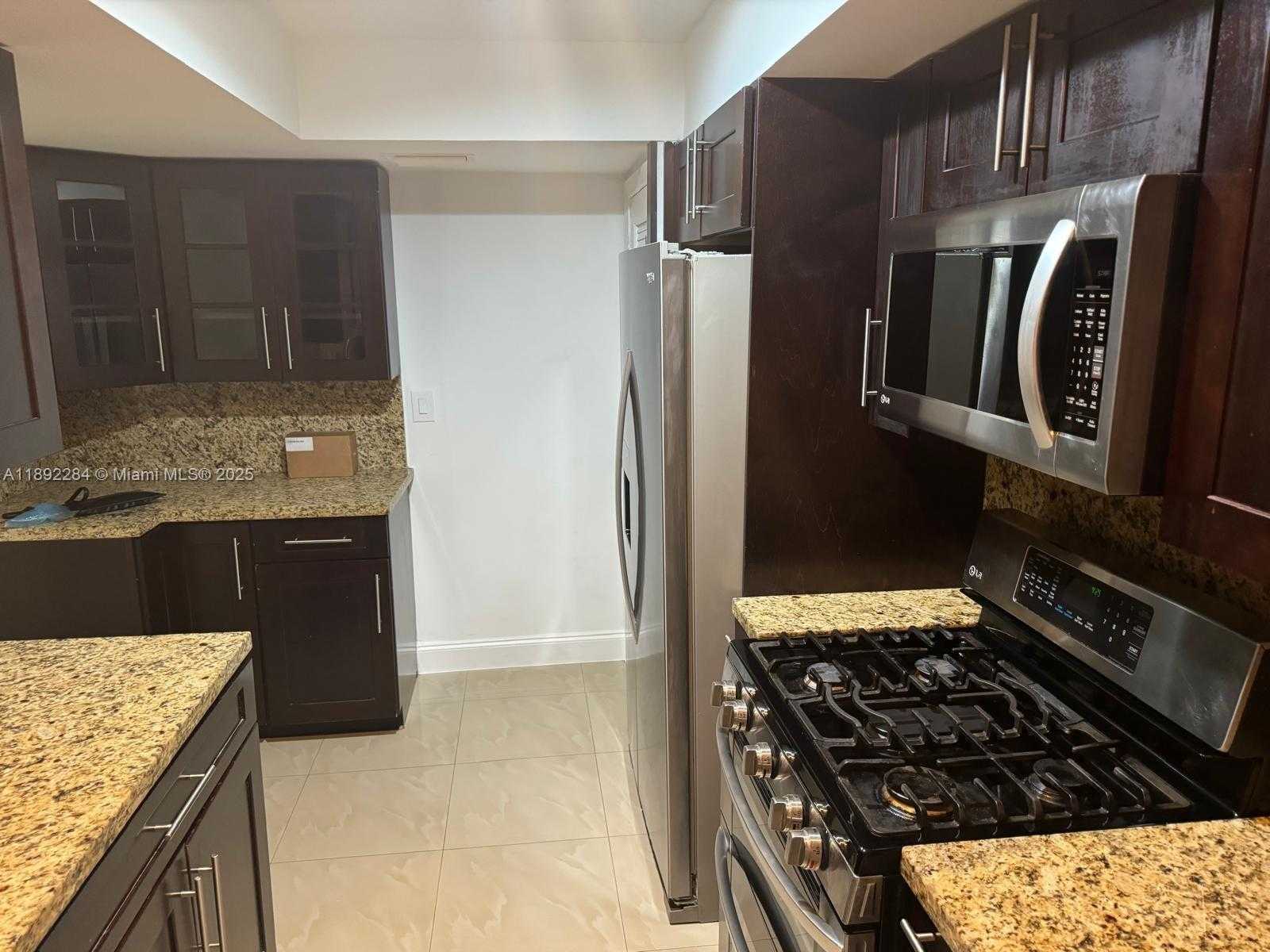 Small Image of 18101 NORTH WEST 68TH AVE #D207, Hialeah Number 7