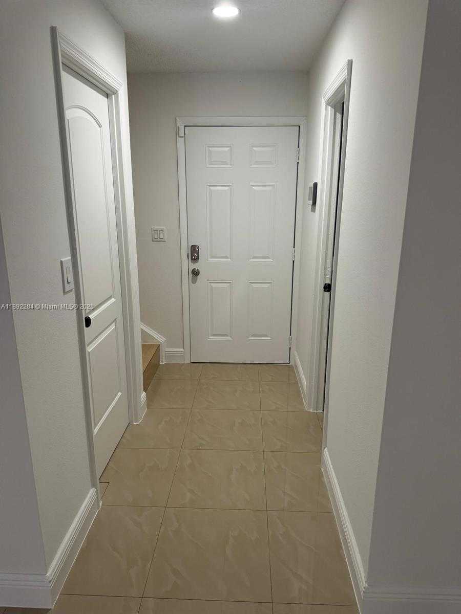 Small Image of 18101 NORTH WEST 68TH AVE #D207, Hialeah Number 8