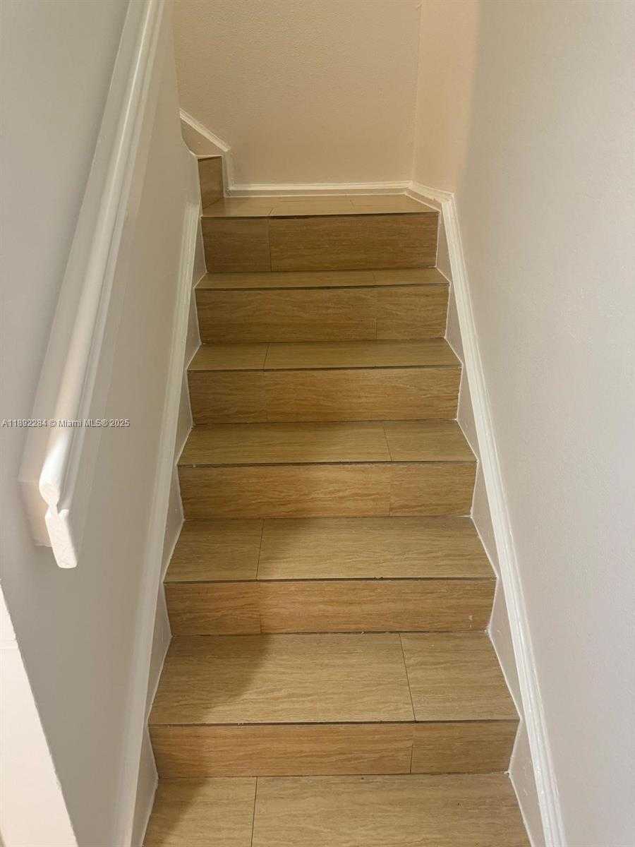 Small Image of 18101 NORTH WEST 68TH AVE #D207, Hialeah Number 9