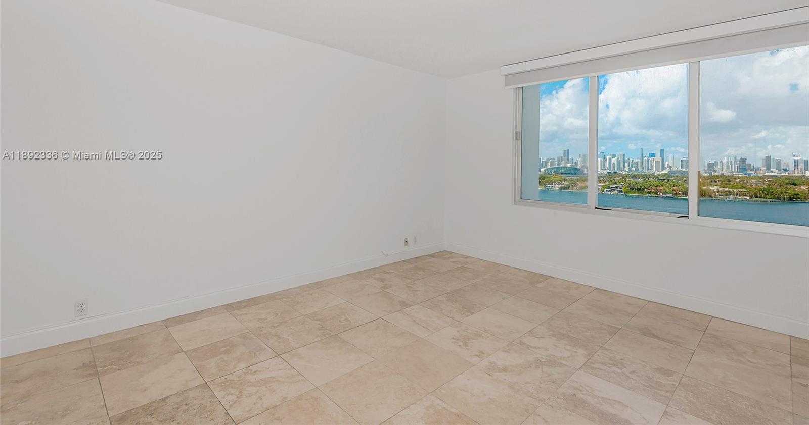 Small Image of 1000 WEST AVE #1517, Miami Beach Number 17