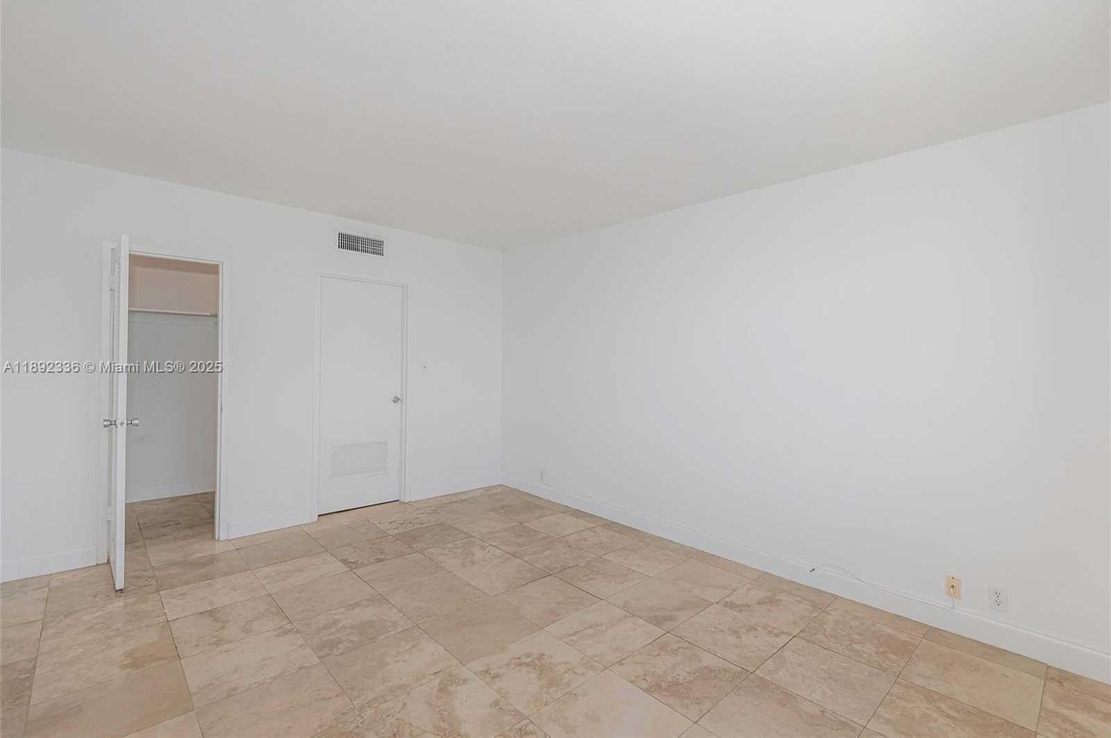 Small Image of 1000 WEST AVE #1517, Miami Beach Number 19