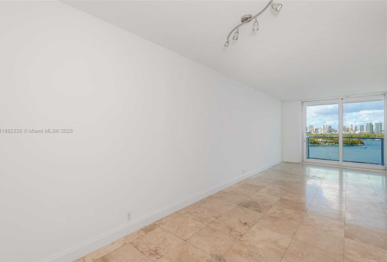 Small Image of 1000 WEST AVE #1517, Miami Beach Number 2
