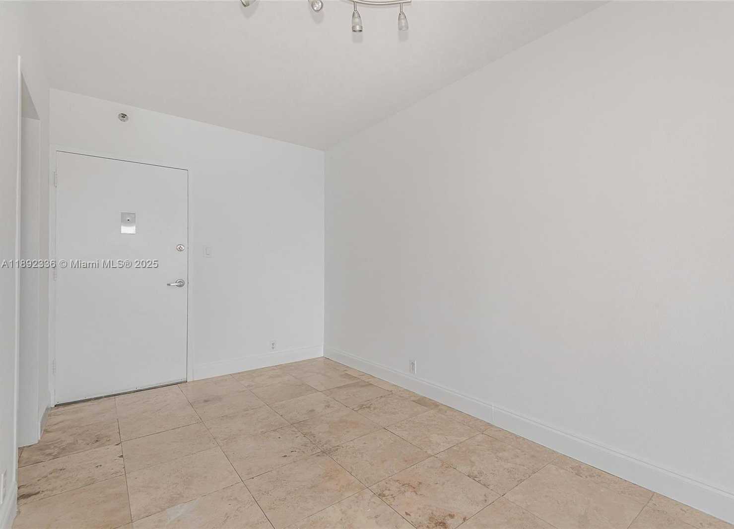 Small Image of 1000 WEST AVE #1517, Miami Beach Number 8