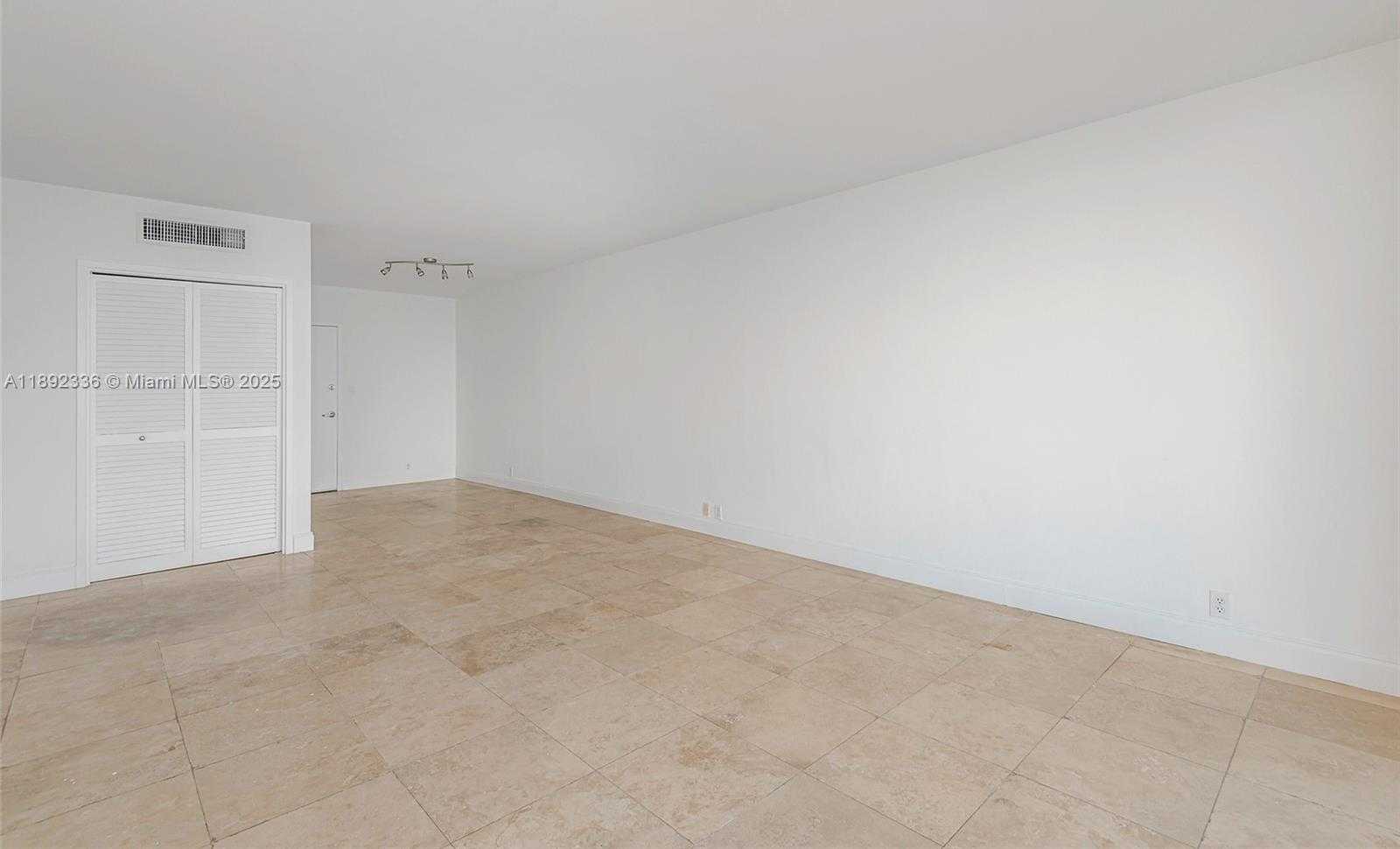 Small Image of 1000 WEST AVE #1517, Miami Beach Number 9
