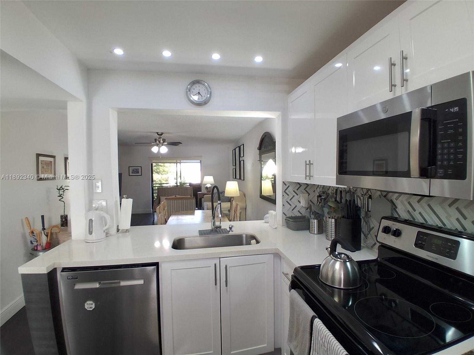 Small Image of 2786 NORTH WEST 104TH AVE #309, Sunrise Number 3