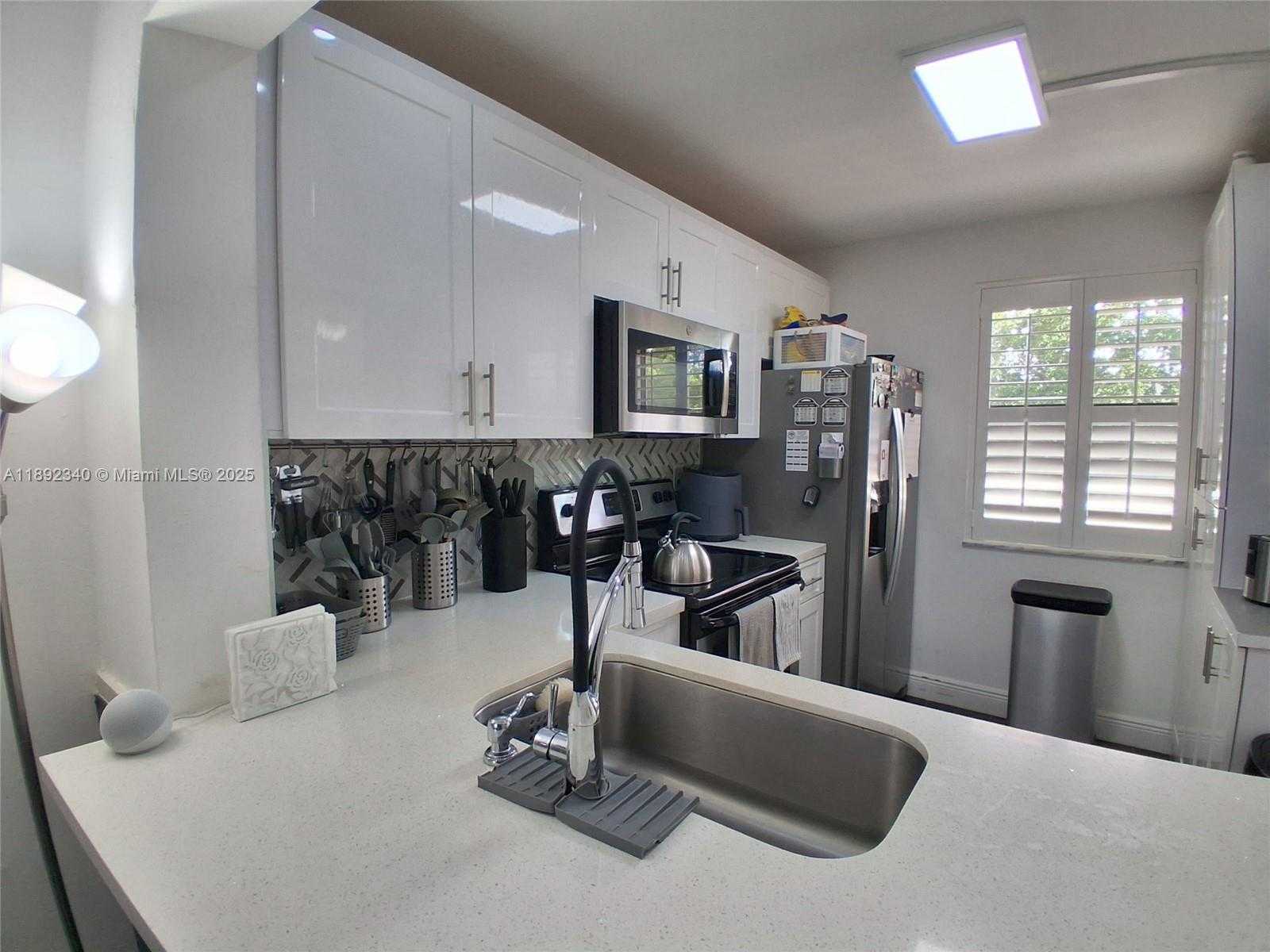 Small Image of 2786 NORTH WEST 104TH AVE #309, Sunrise Number 4