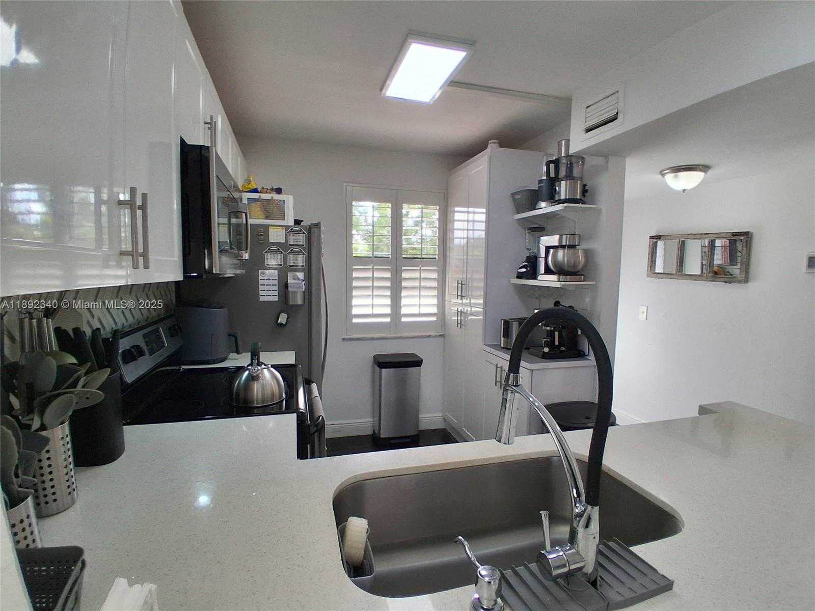 Small Image of 2786 NORTH WEST 104TH AVE #309, Sunrise Number 5
