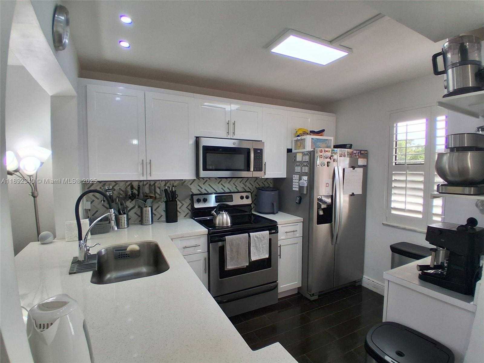Small Image of 2786 NORTH WEST 104TH AVE #309, Sunrise Number 6