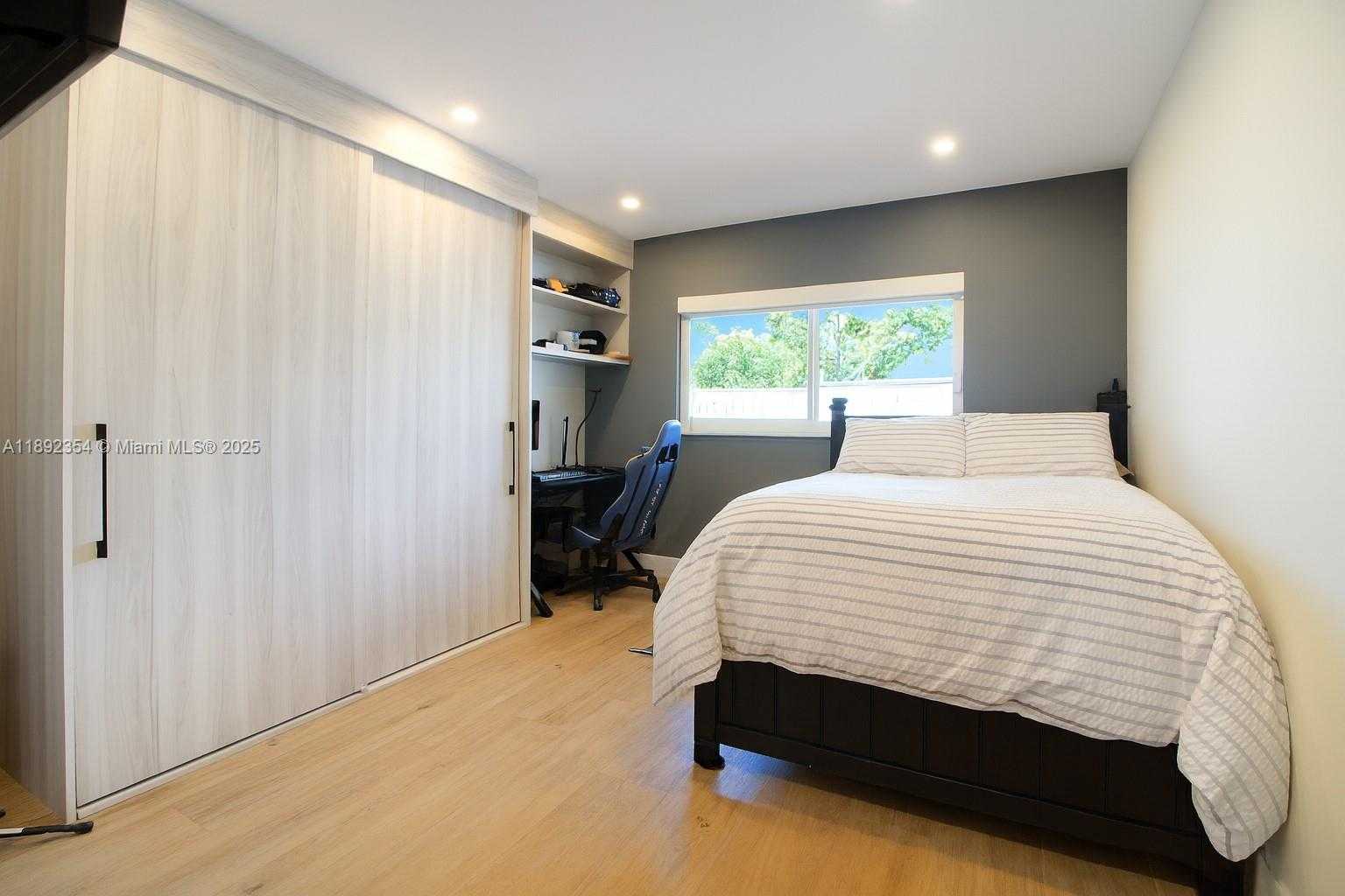 Small Image of 8232 SOUTH WEST 81ST TER #8232, Miami Number 20
