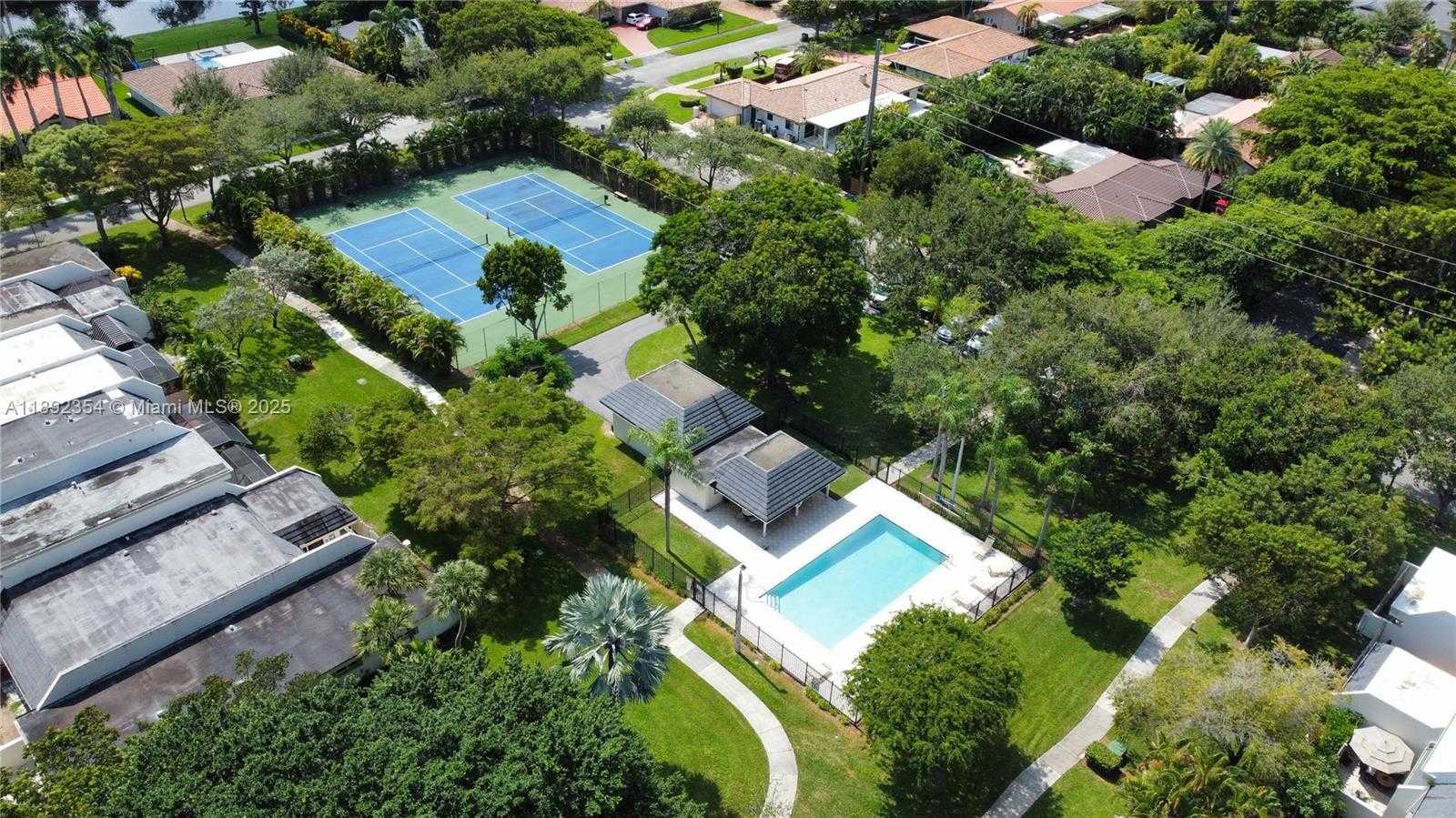 Small Image of 8232 SOUTH WEST 81ST TER #8232, Miami Number 28