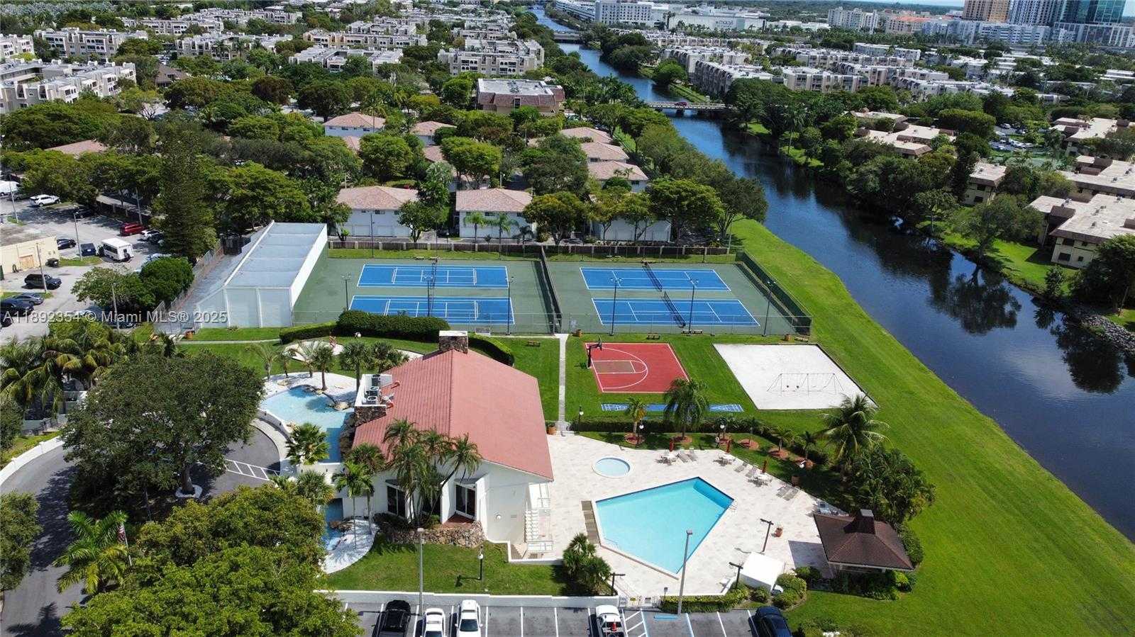 Small Image of 8232 SOUTH WEST 81ST TER #8232, Miami Number 29