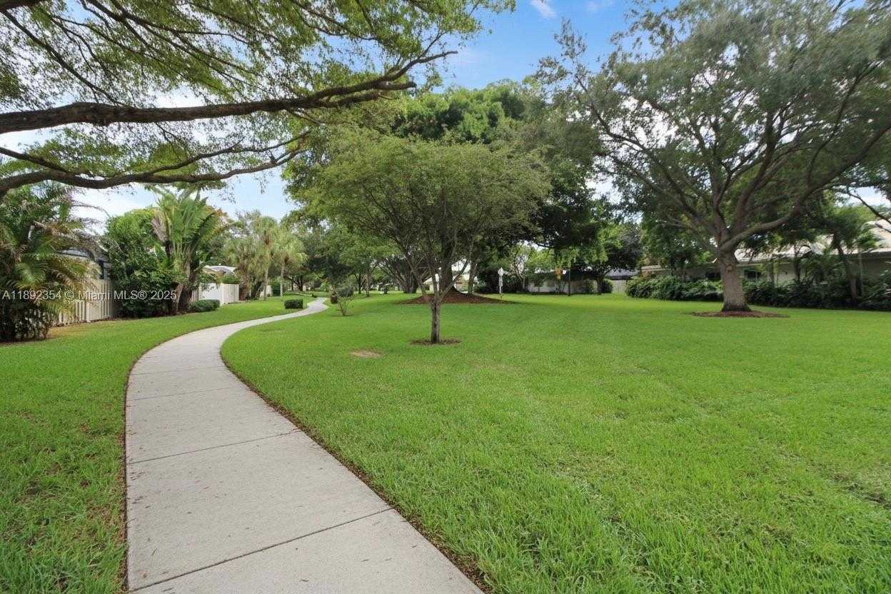Small Image of 8232 SOUTH WEST 81ST TER #8232, Miami Number 32