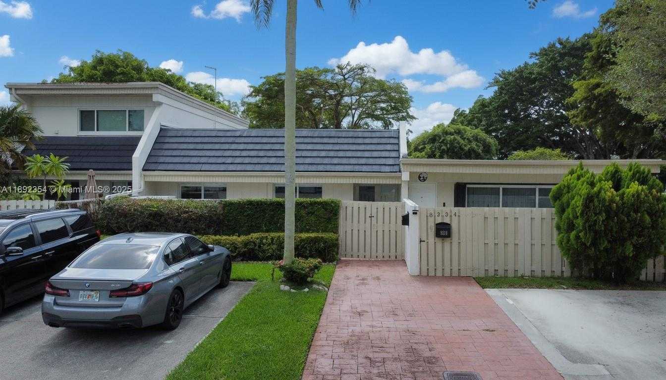 Small Image of 8232 SOUTH WEST 81ST TER #8232, Miami Number 35