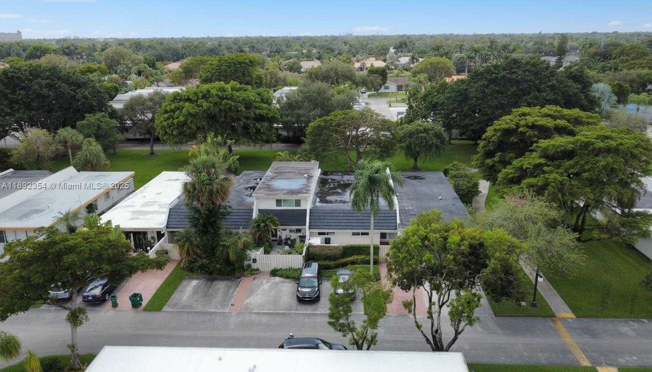 Small Image of 8232 SOUTH WEST 81ST TER #8232, Miami Number 36