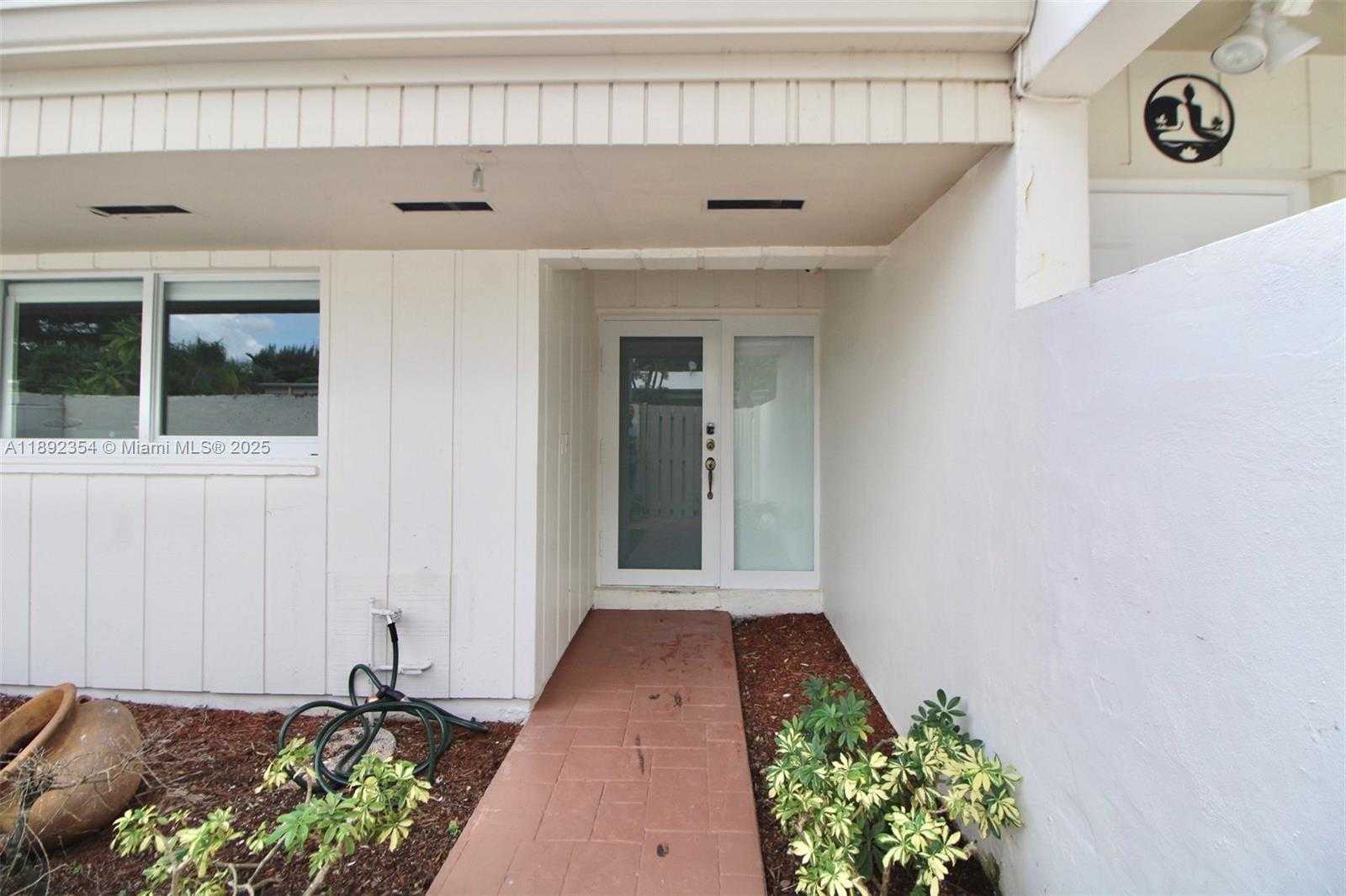 Small Image of 8232 SOUTH WEST 81ST TER #8232, Miami Number 4