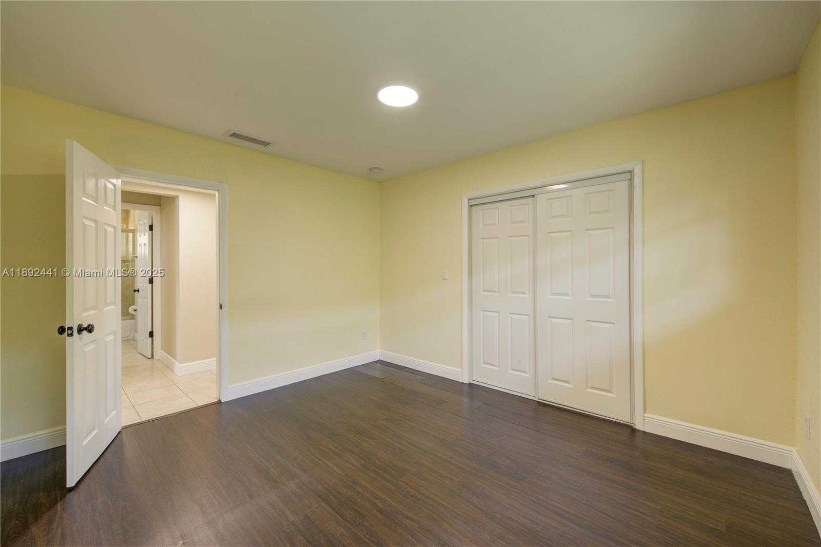Small Image of 3609 SOUTH LE JEUNE RD, Coral Gables Number 10