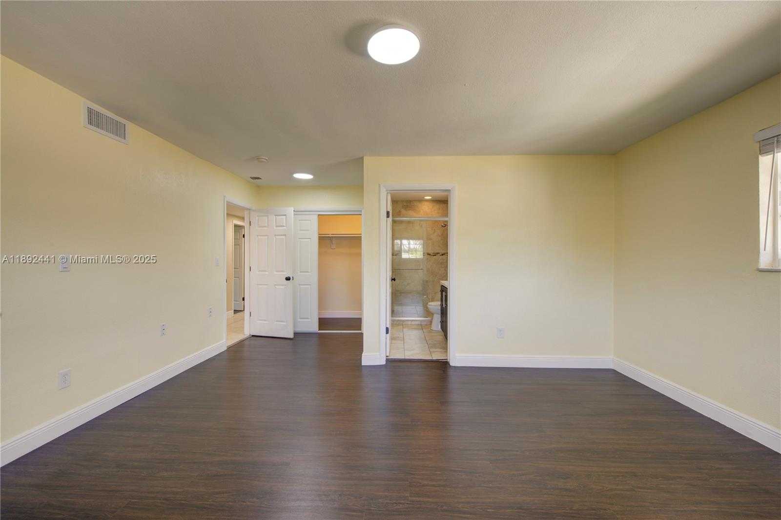 Small Image of 3609 SOUTH LE JEUNE RD, Coral Gables Number 11