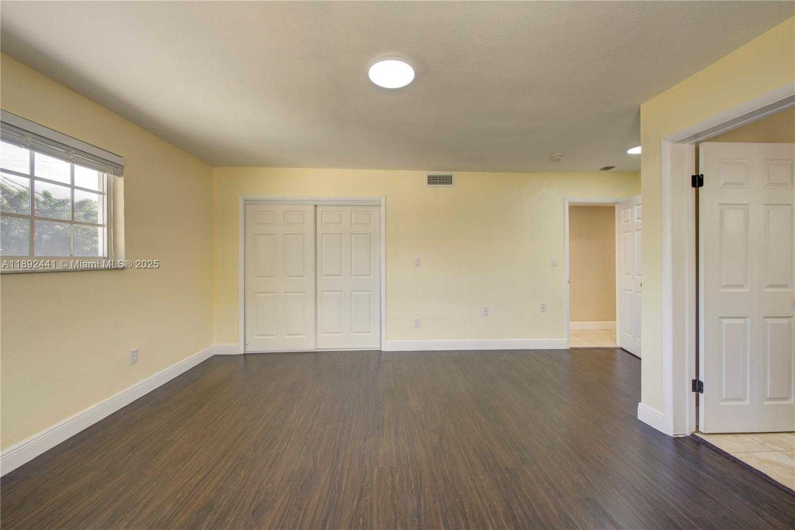 Small Image of 3609 SOUTH LE JEUNE RD, Coral Gables Number 13