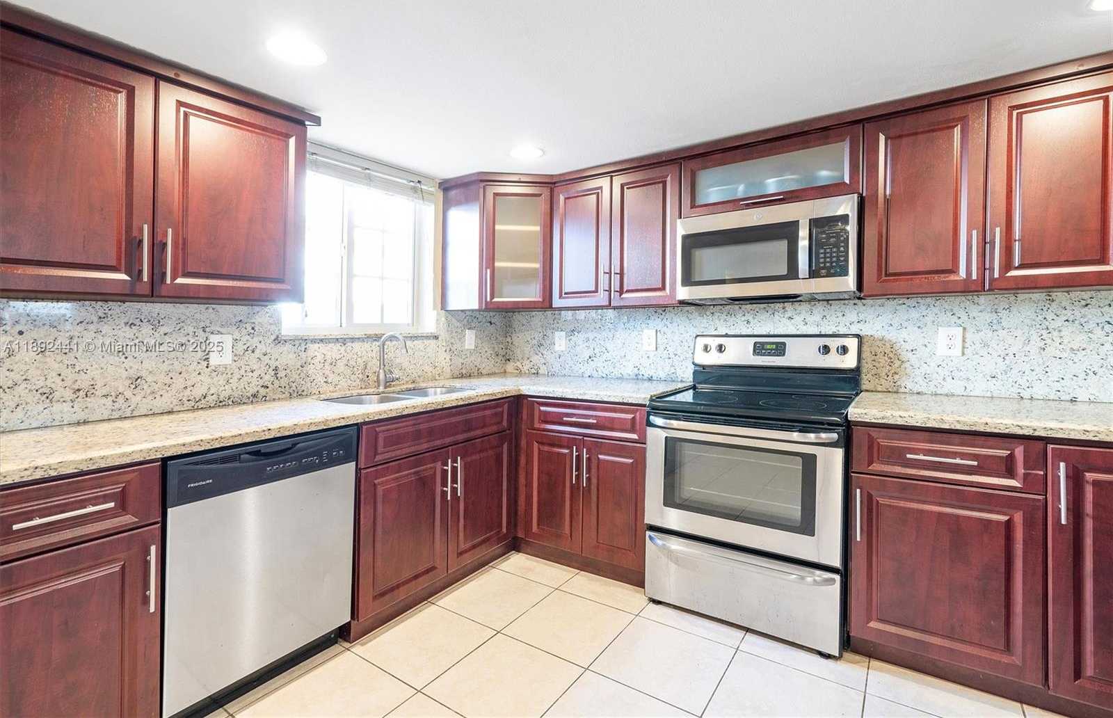 Small Image of 3609 SOUTH LE JEUNE RD, Coral Gables Number 24