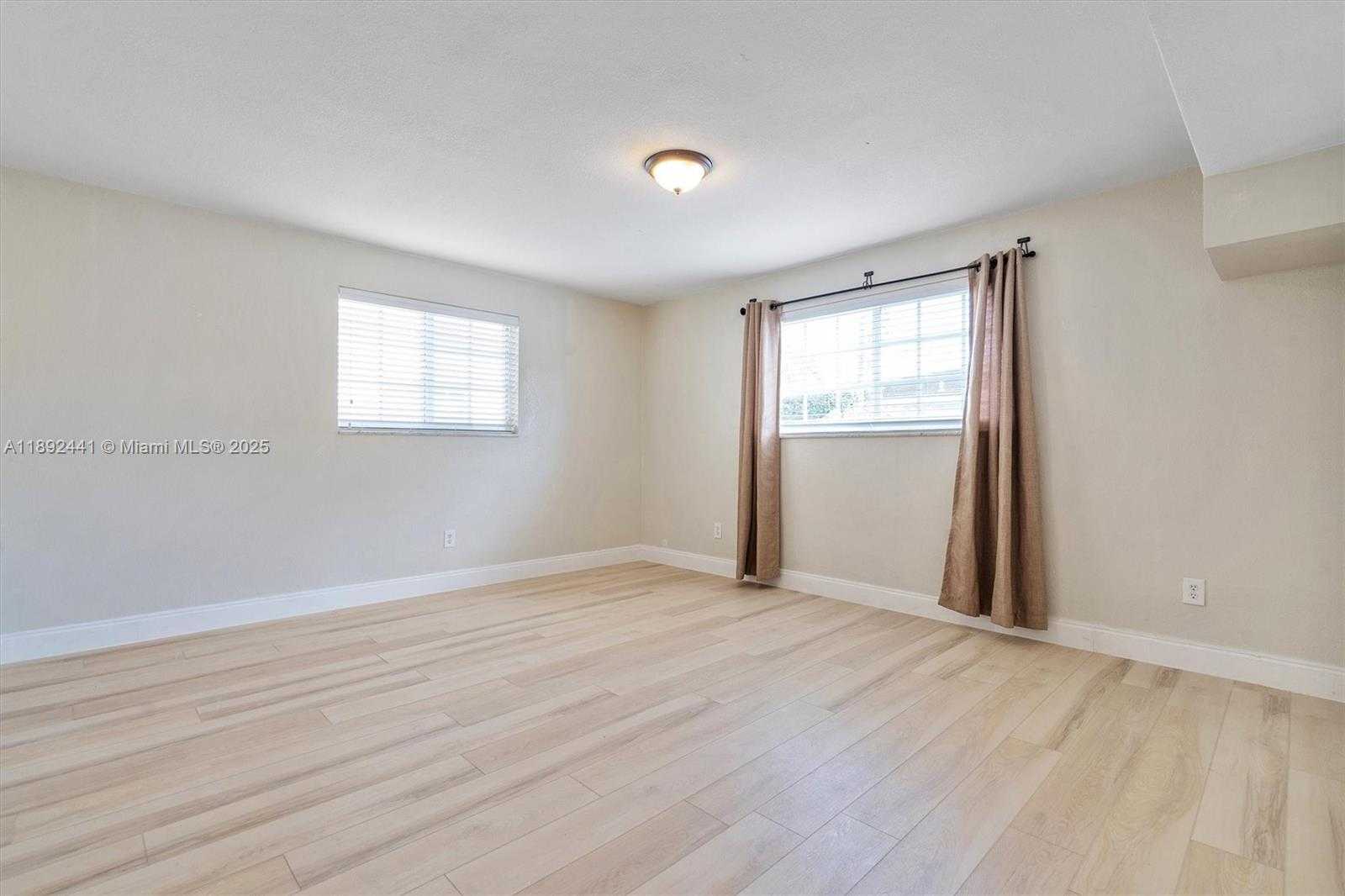 Small Image of 3609 SOUTH LE JEUNE RD, Coral Gables Number 26