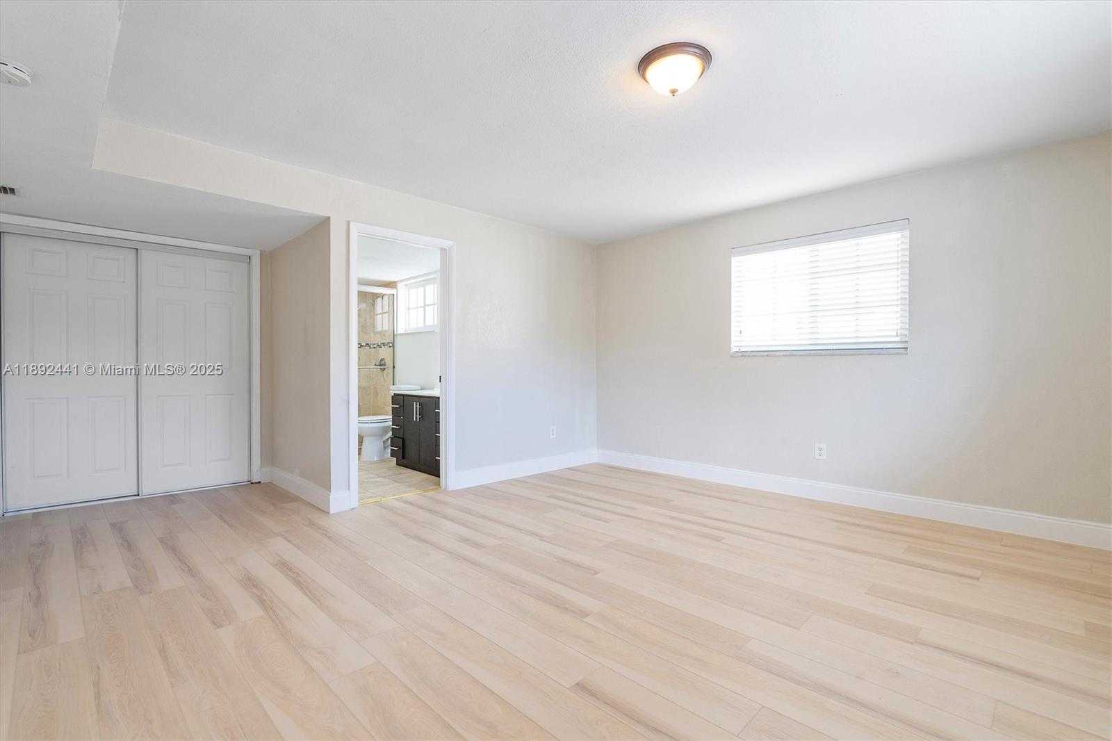 Small Image of 3609 SOUTH LE JEUNE RD, Coral Gables Number 27
