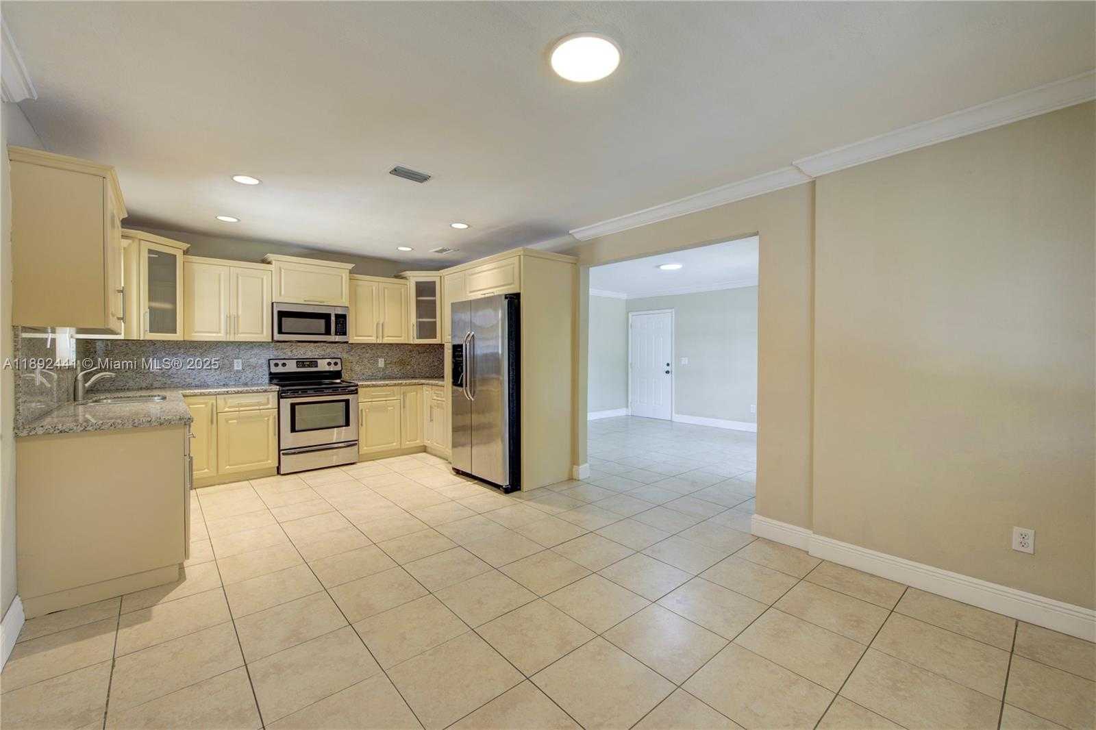 Small Image of 3609 SOUTH LE JEUNE RD, Coral Gables Number 6