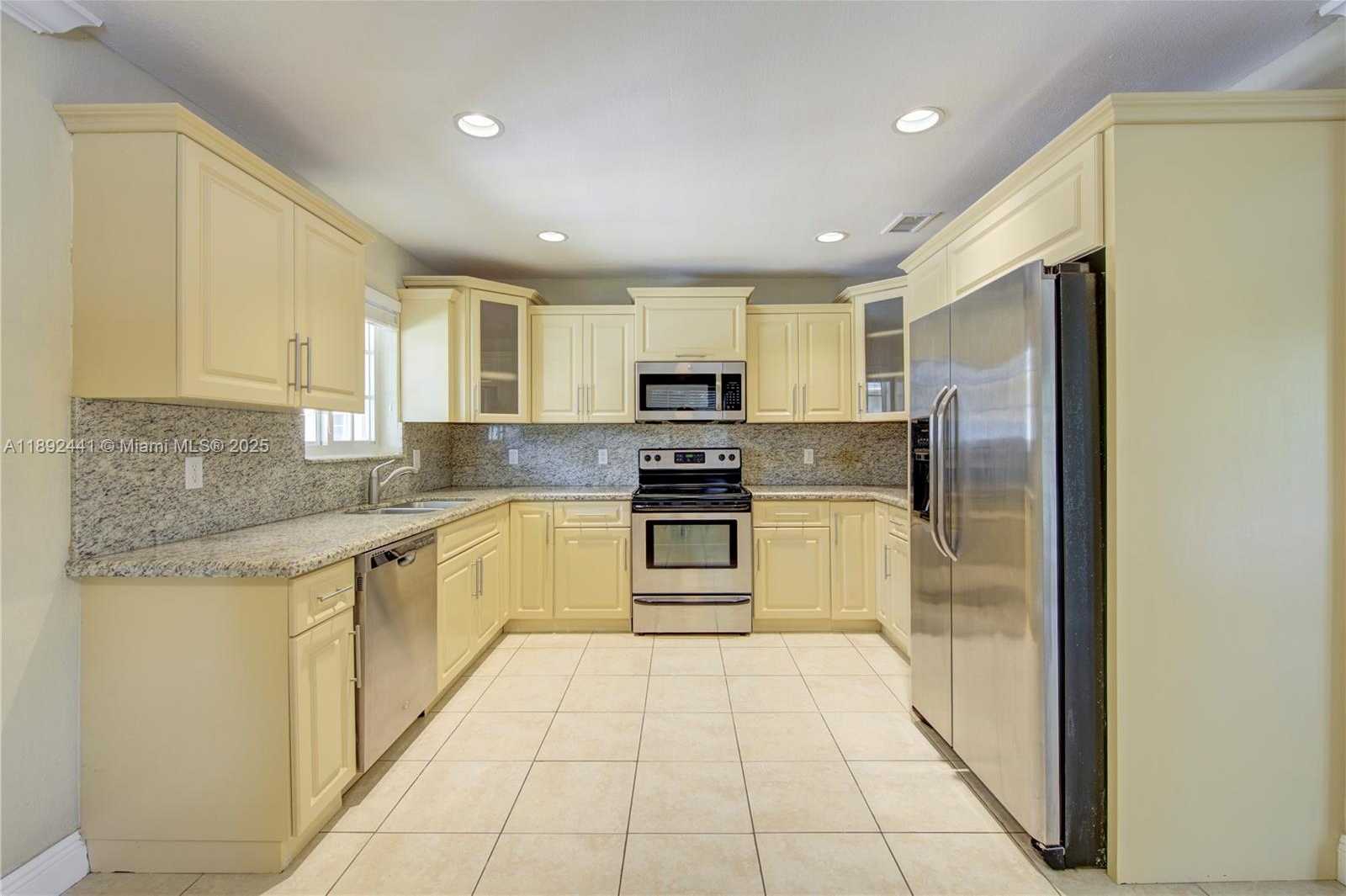 Small Image of 3609 SOUTH LE JEUNE RD, Coral Gables Number 7