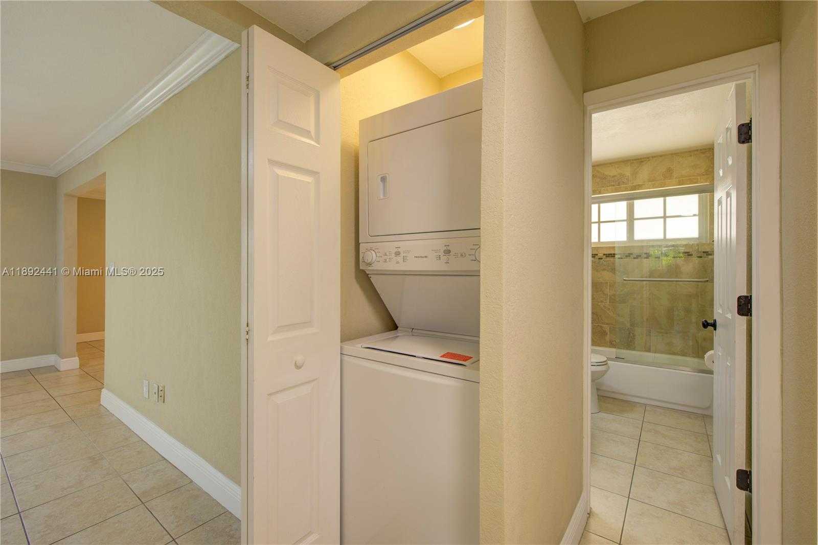 Small Image of 3609 SOUTH LE JEUNE RD, Coral Gables Number 9