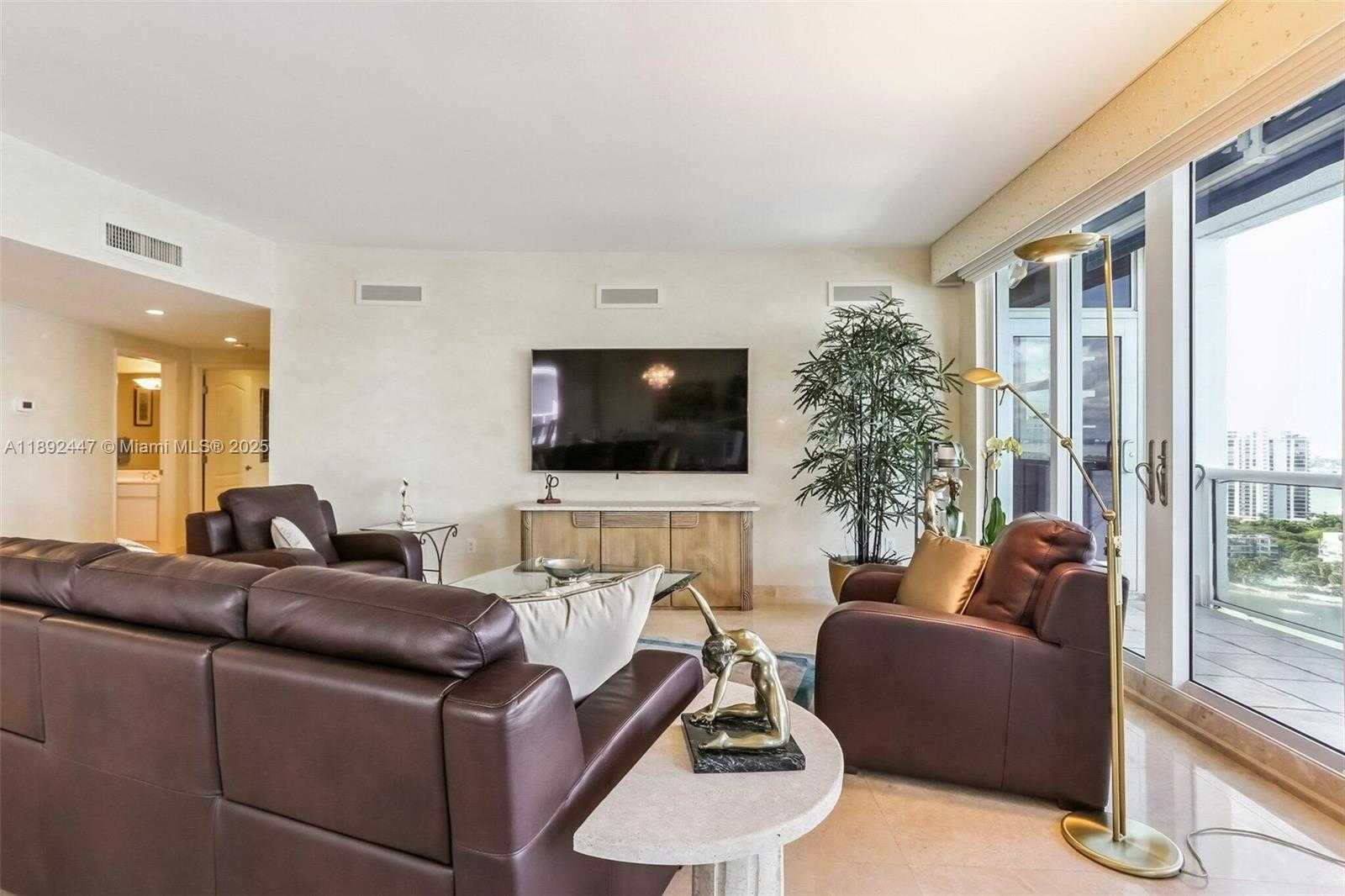 Small Image of 1800 SUNSET HARBOUR DR #6, Miami Beach Number 16