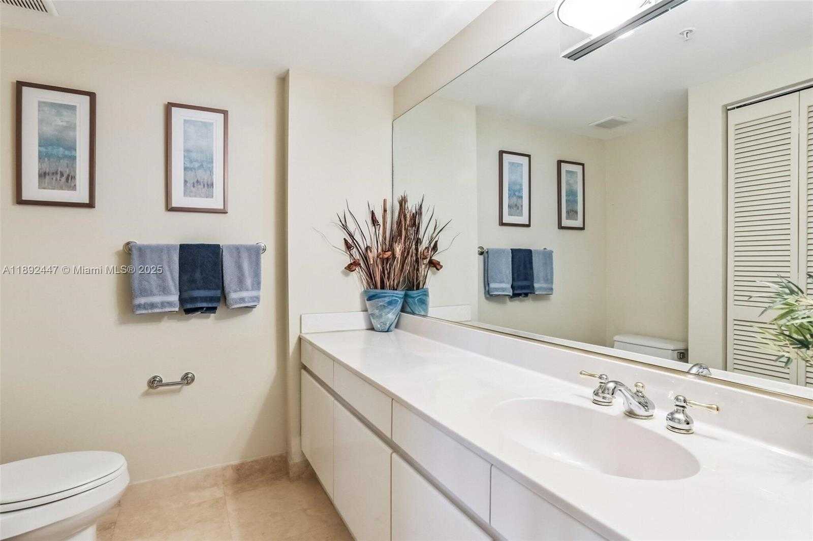 Small Image of 1800 SUNSET HARBOUR DR #6, Miami Beach Number 17