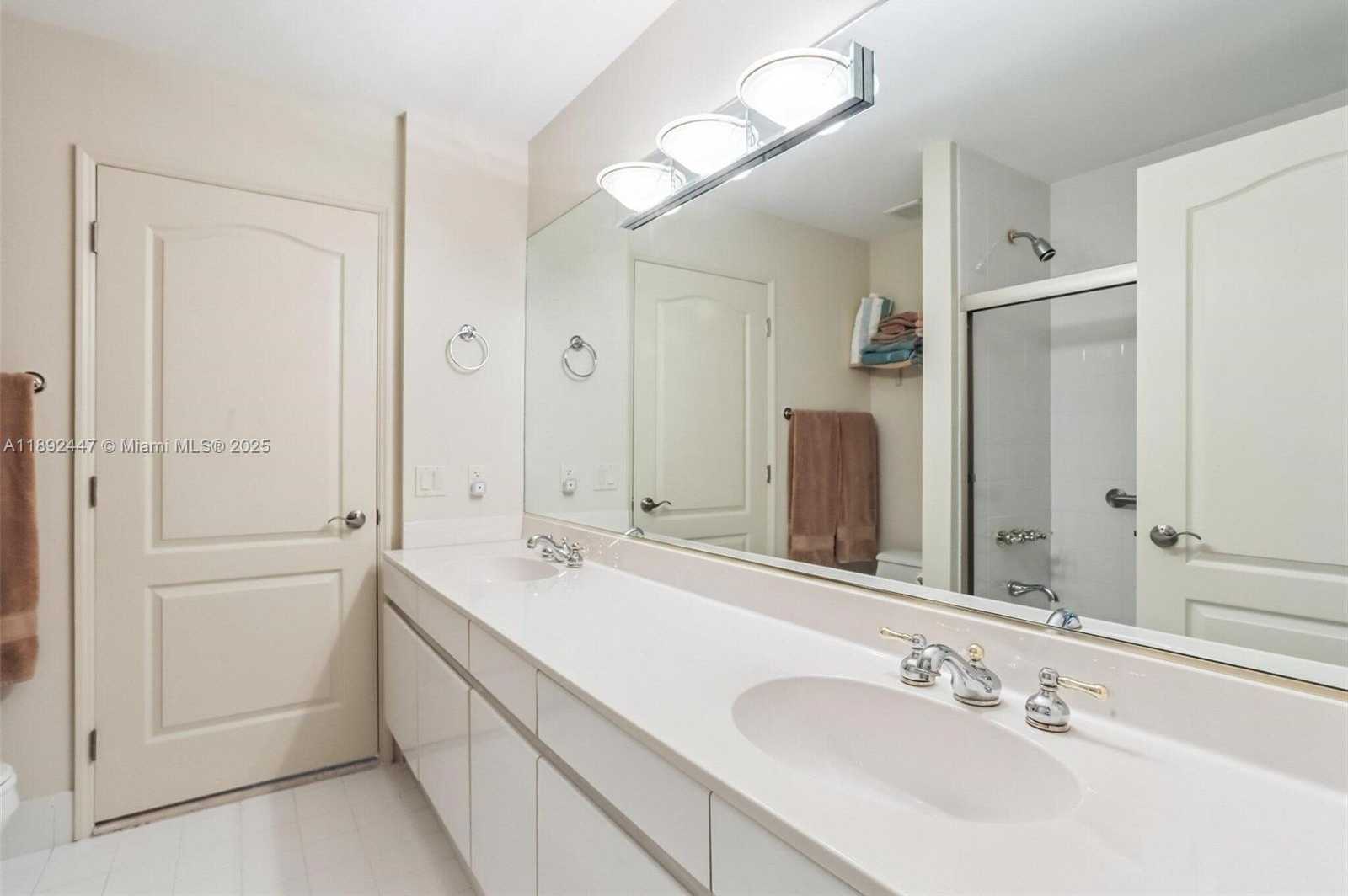 Small Image of 1800 SUNSET HARBOUR DR #6, Miami Beach Number 18