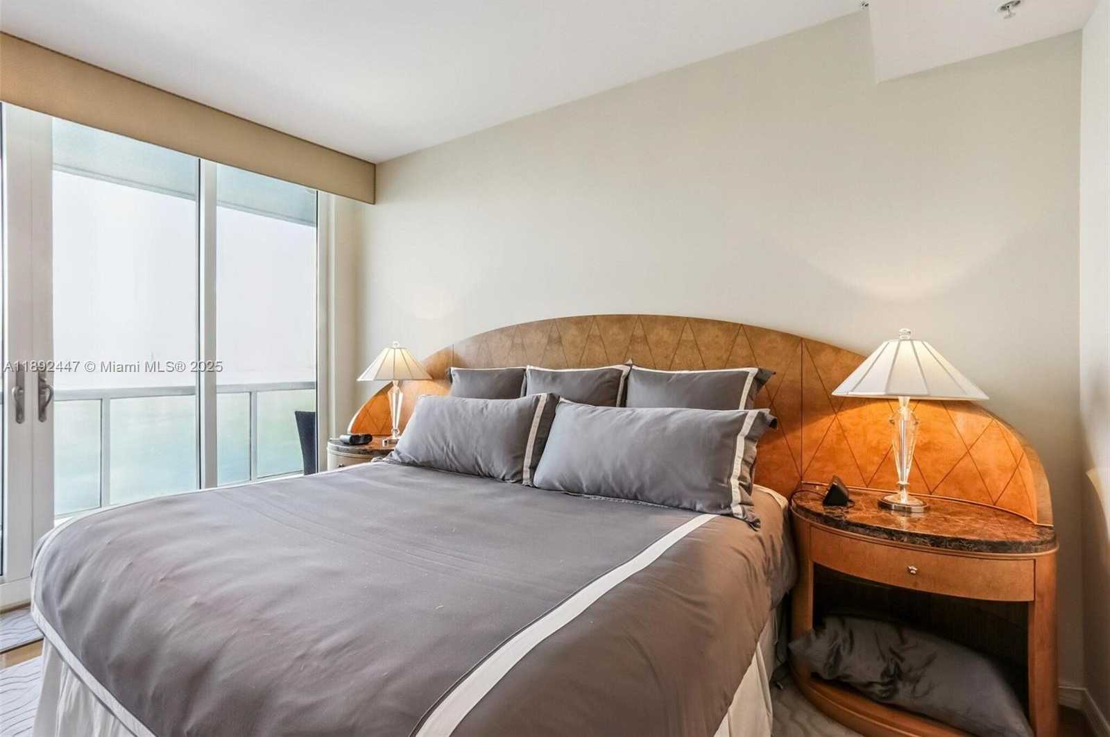 Small Image of 1800 SUNSET HARBOUR DR #6, Miami Beach Number 23