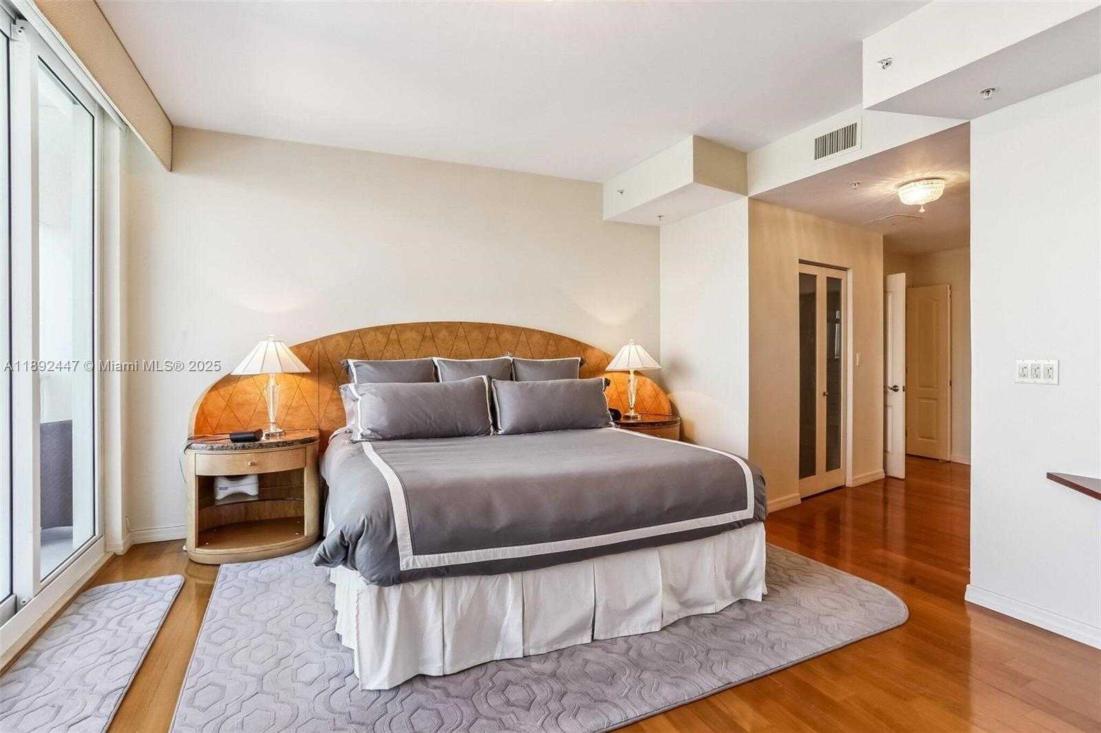 Small Image of 1800 SUNSET HARBOUR DR #6, Miami Beach Number 24