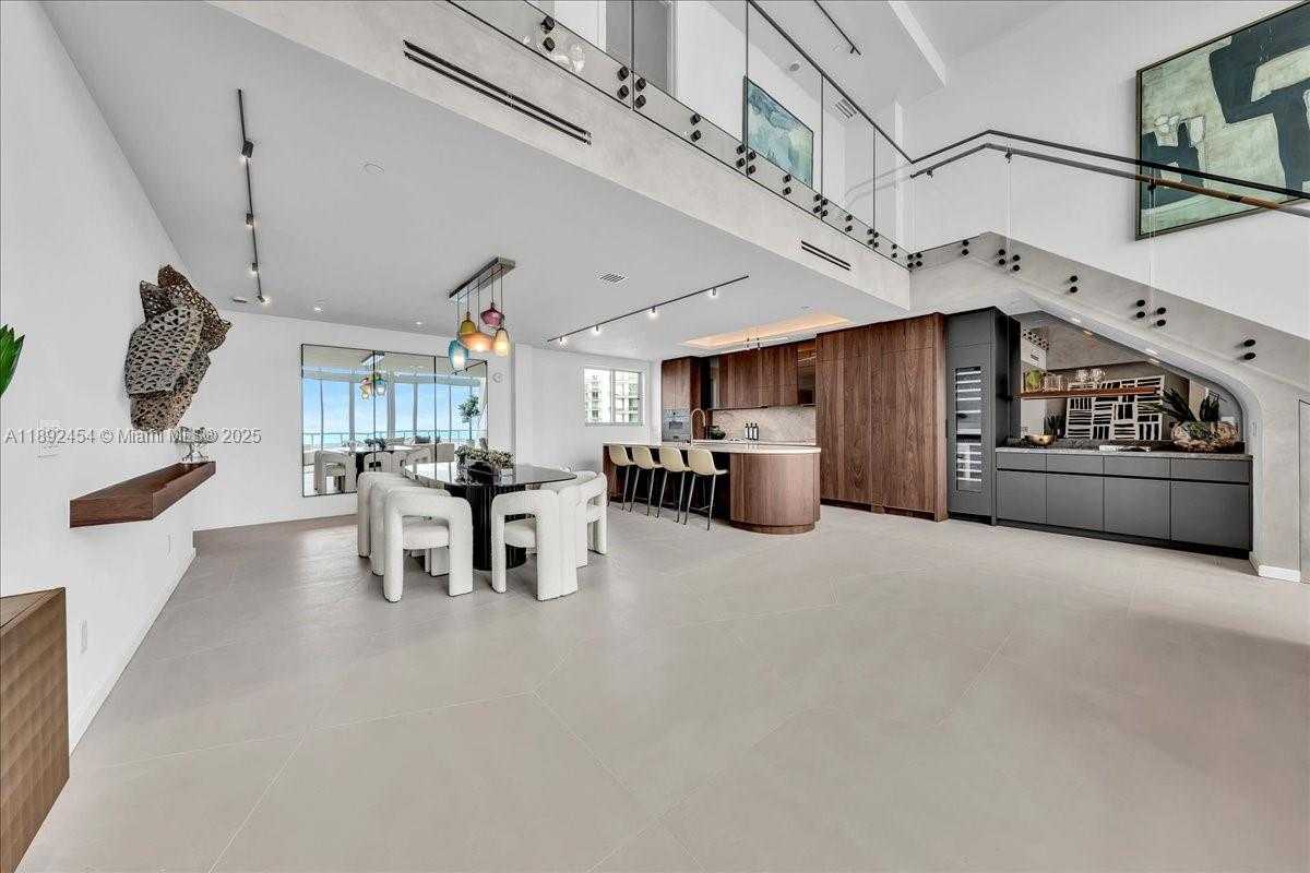 Small Image of 888 BISCAYNE BLVD #5704, Miami Number 20