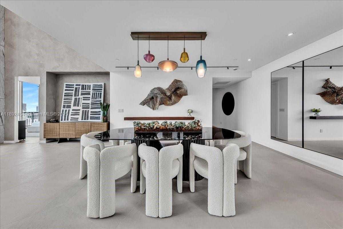 Small Image of 888 BISCAYNE BLVD #5704, Miami Number 23