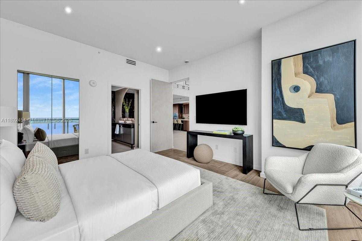 Small Image of 888 BISCAYNE BLVD #5704, Miami Number 28