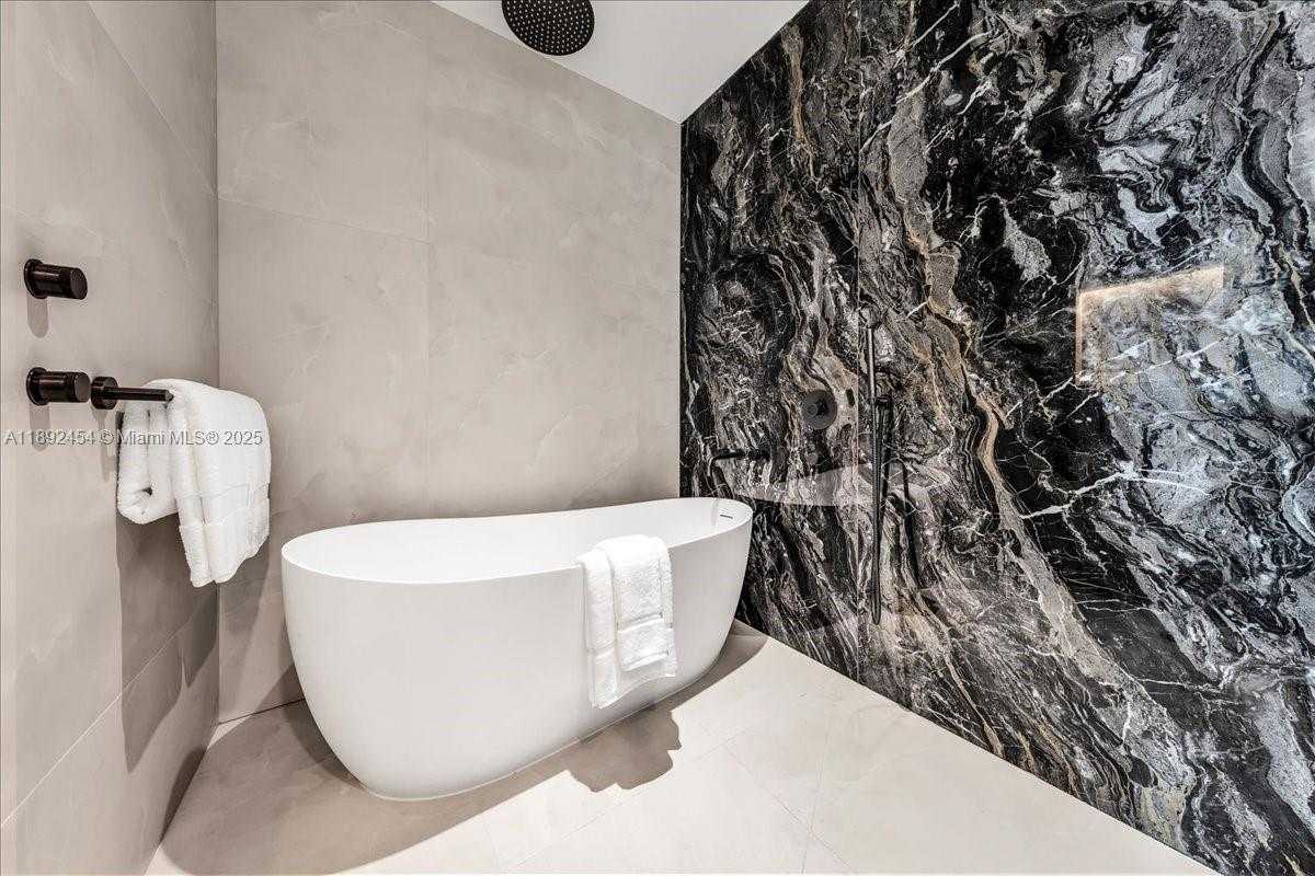 Small Image of 888 BISCAYNE BLVD #5704, Miami Number 31