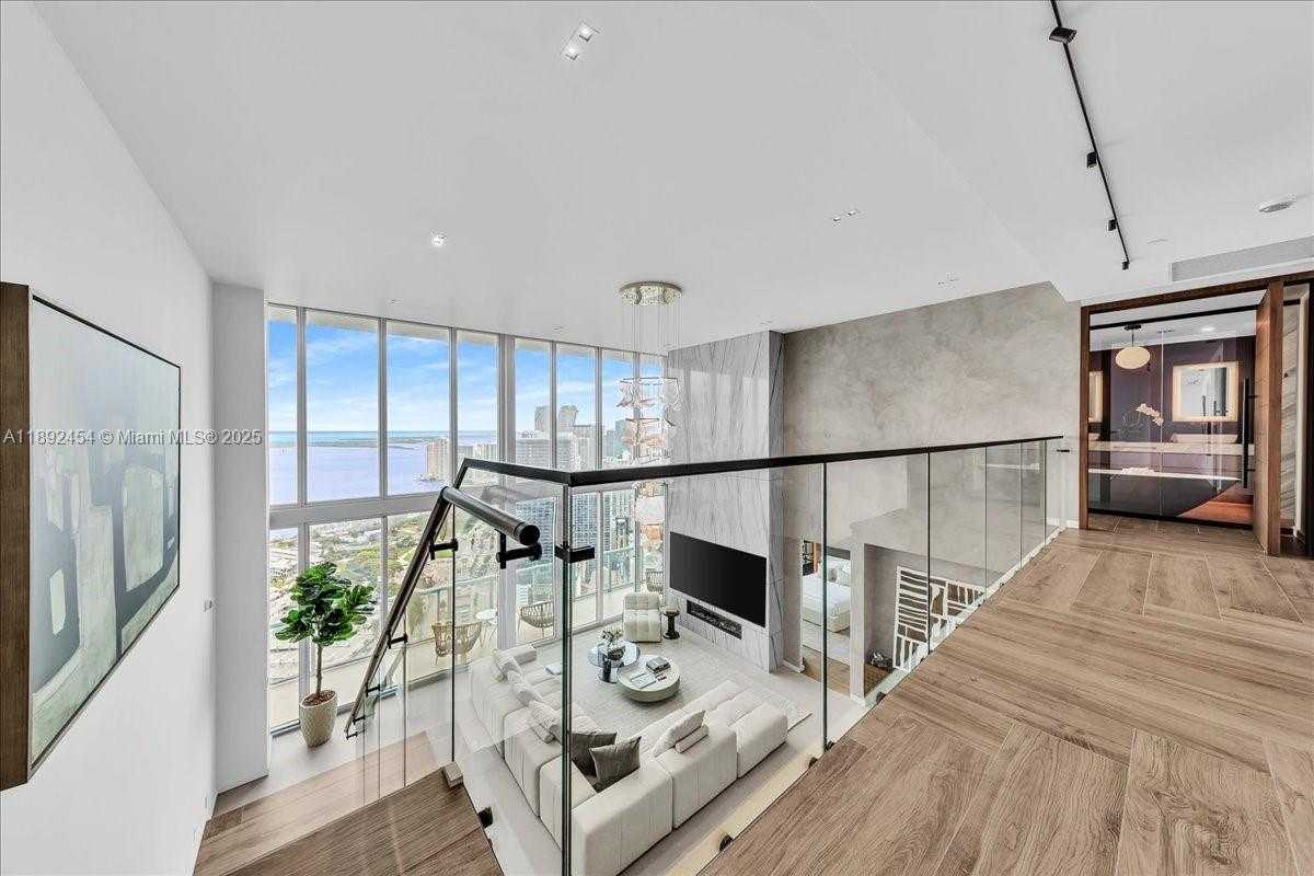 Small Image of 888 BISCAYNE BLVD #5704, Miami Number 34