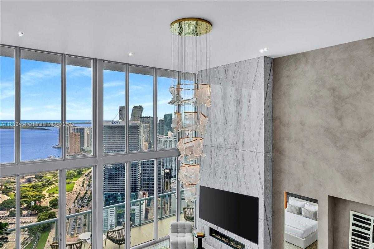 Small Image of 888 BISCAYNE BLVD #5704, Miami Number 36