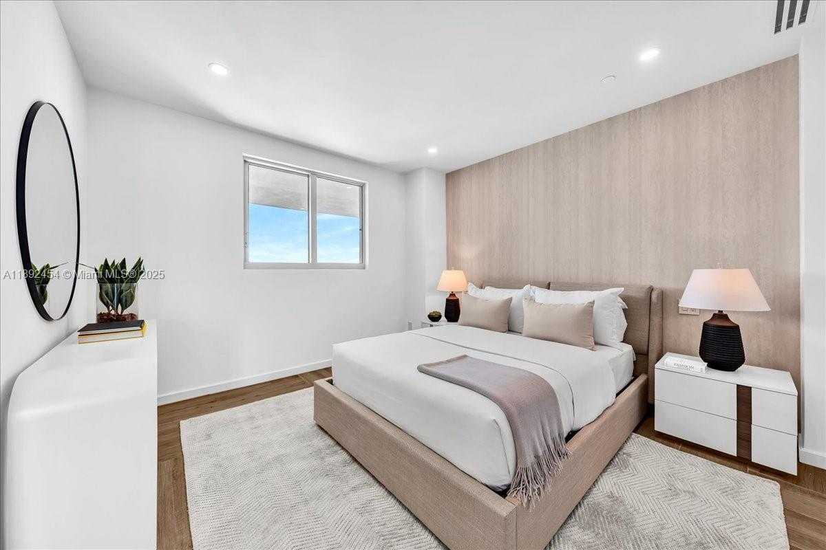 Small Image of 888 BISCAYNE BLVD #5704, Miami Number 37