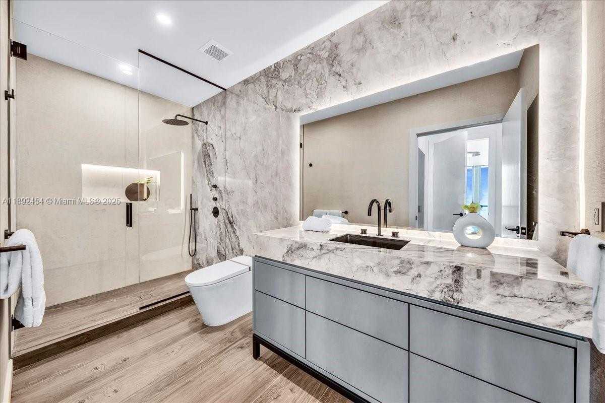 Small Image of 888 BISCAYNE BLVD #5704, Miami Number 39
