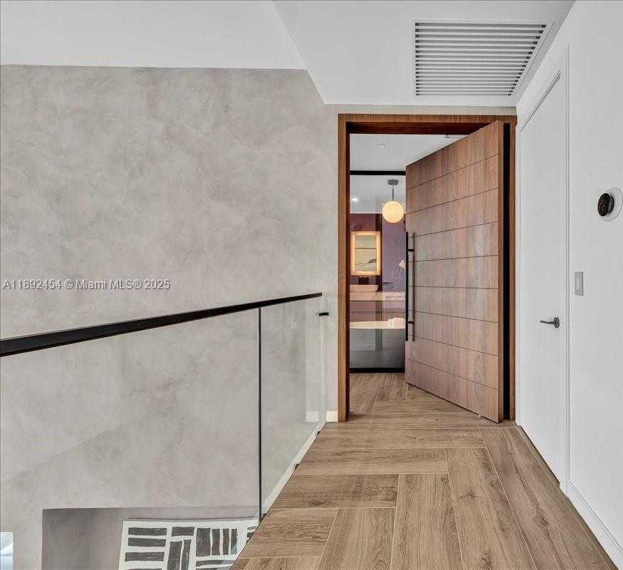 Small Image of 888 BISCAYNE BLVD #5704, Miami Number 41