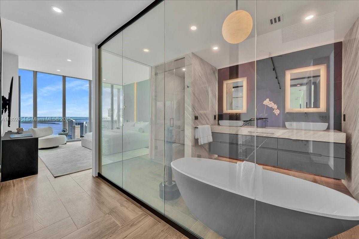 Small Image of 888 BISCAYNE BLVD #5704, Miami Number 42
