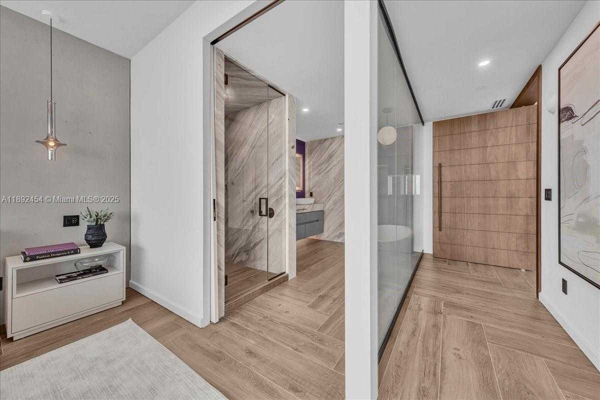 Small Image of 888 BISCAYNE BLVD #5704, Miami Number 50