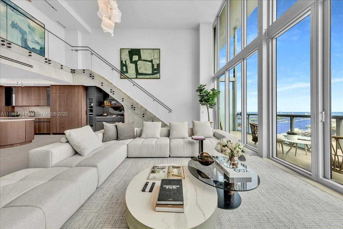Small Image of 888 BISCAYNE BLVD #5704, Miami Number 6