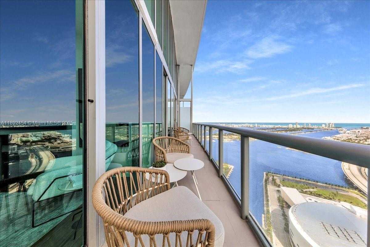 Small Image of 888 BISCAYNE BLVD #5704, Miami Number 60