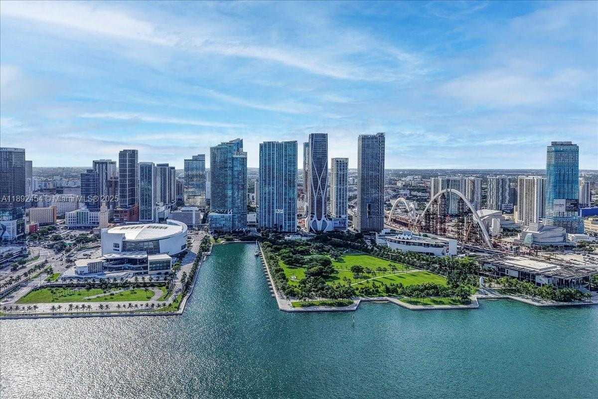 Small Image of 888 BISCAYNE BLVD #5704, Miami Number 61