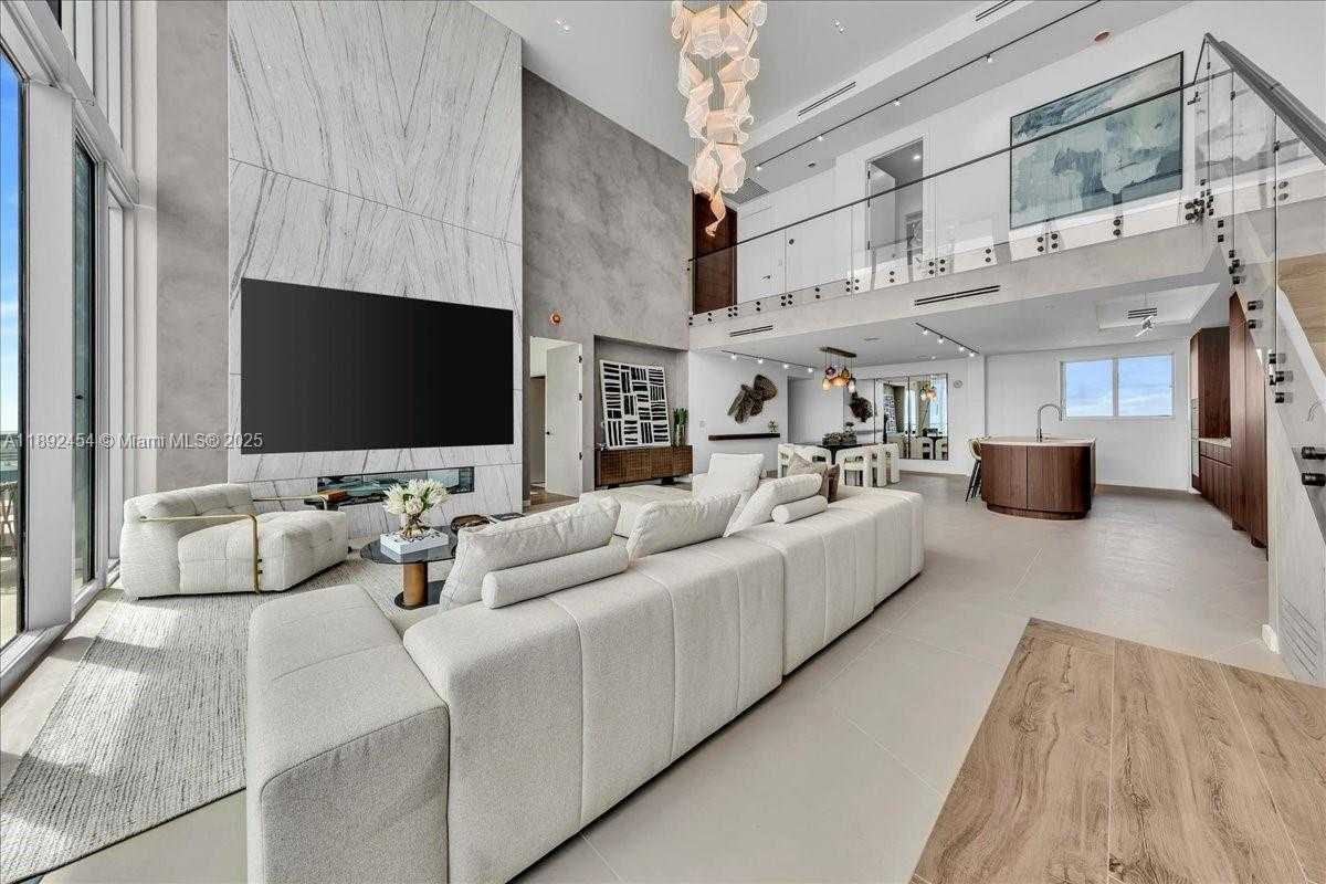 Small Image of 888 BISCAYNE BLVD #5704, Miami Number 8