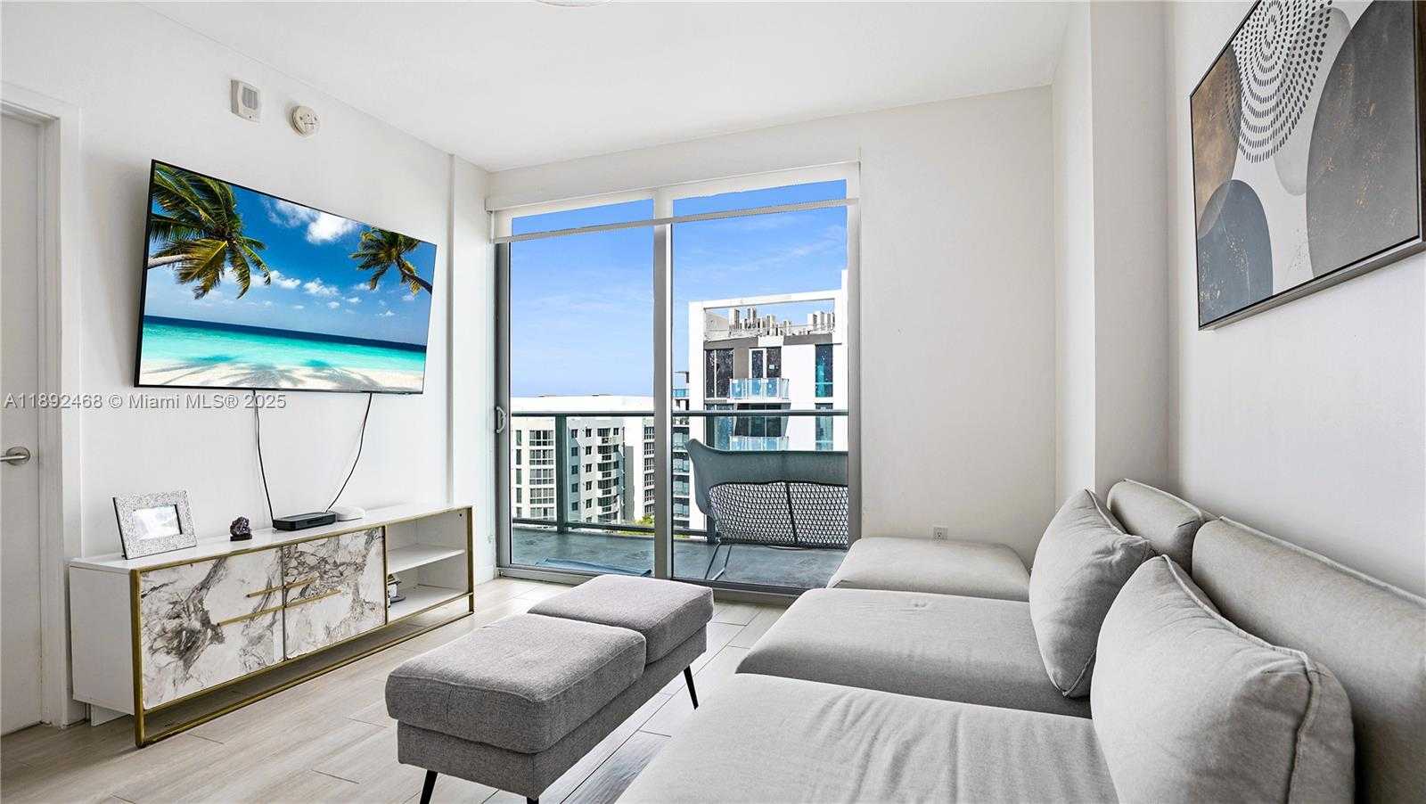 Small Image of 1600 SOUTH WEST 1ST AVE #810, Miami Number 4