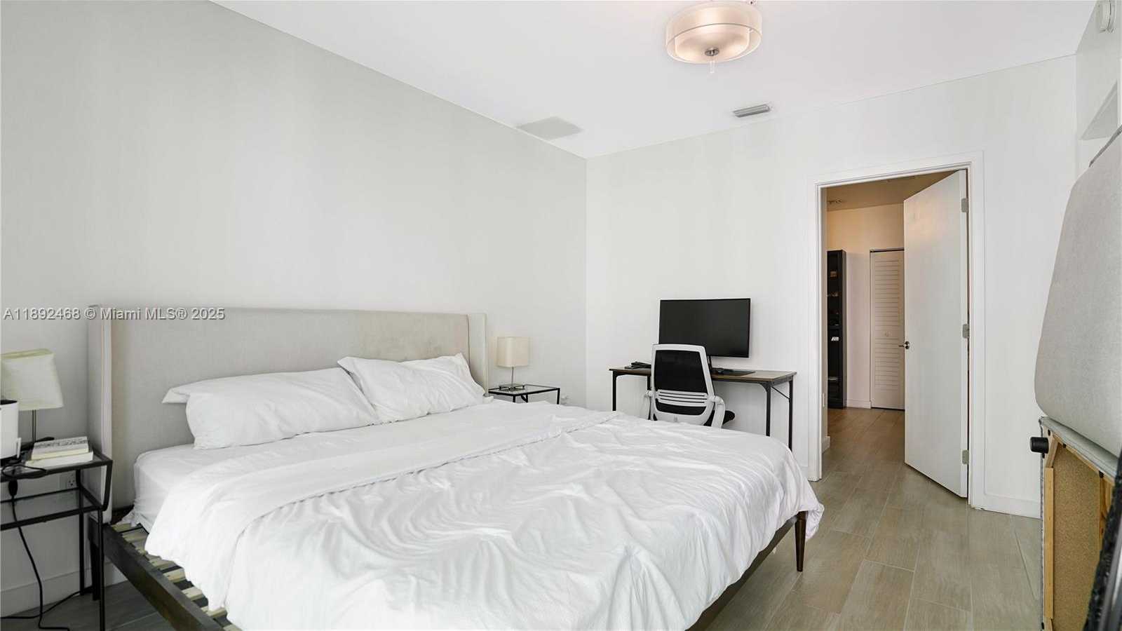 Small Image of 1600 SOUTH WEST 1ST AVE #810, Miami Number 6